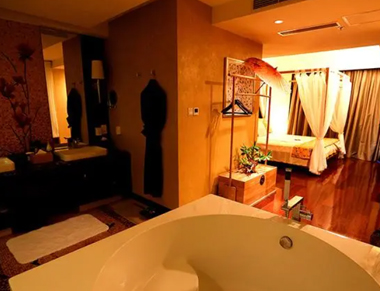 上海静安养生会所的黄昏恋：当爱情遇上八十岁